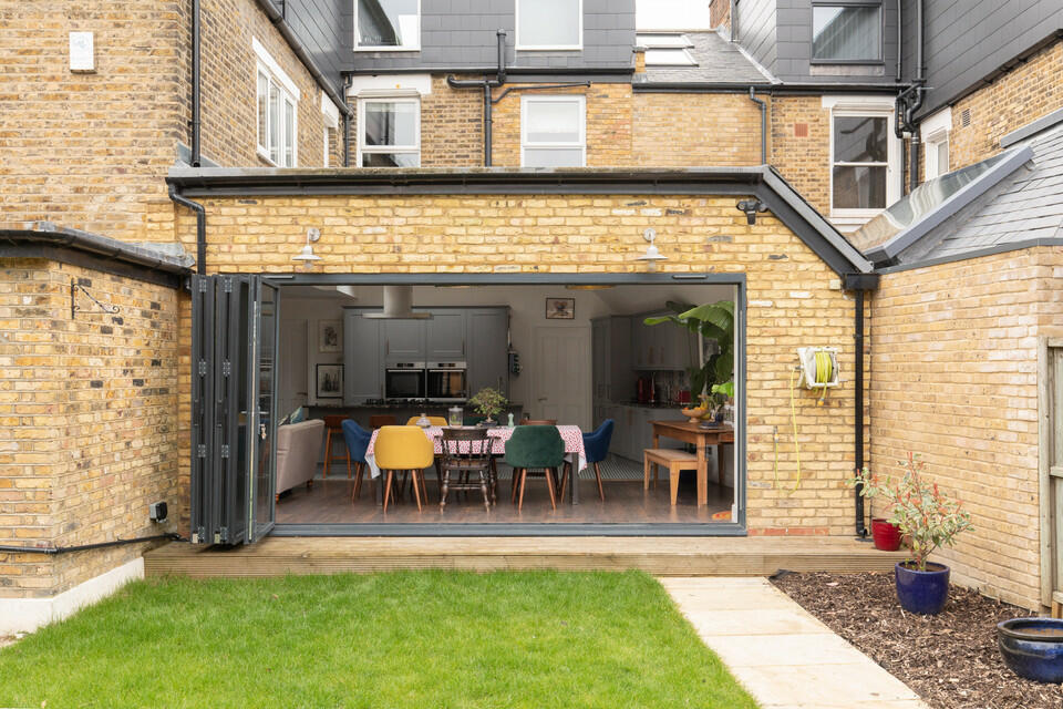 Nunhead: Ground floor extension and two-storey side infill extension, with Shaped.Spaces